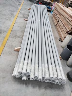 Tubo de FRP de resina de poliéster branco com padrão GB para aplicação industrial